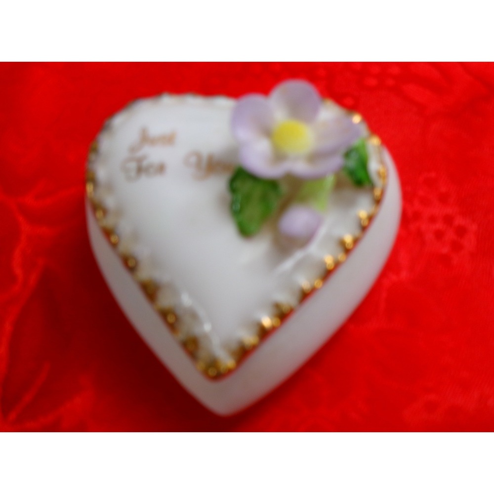 Brookstone Heart Trinket Box‎ OS White Just For You Porcelain Purple Flower Gold